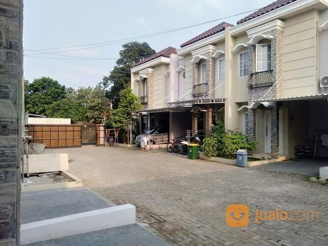 RUMAH EXCLUSIVE 2 LANTAI DI CIPUTAT KOTA, CIRENDEU TANGERANG SELATAN - KIRAI