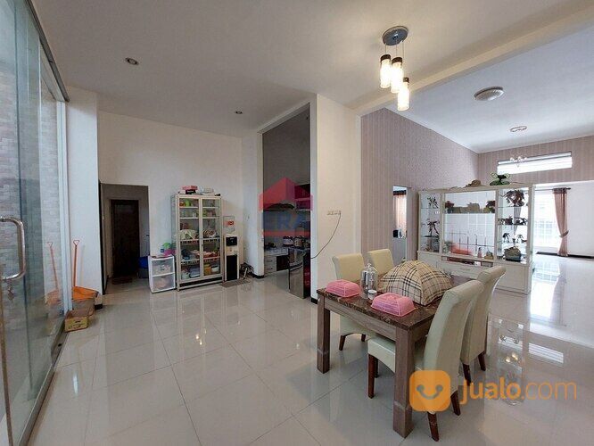 RUMAH FURNIST KONDISI SANGAT ISTIMEWA DI PERUMAHAN LAYUR INDAH