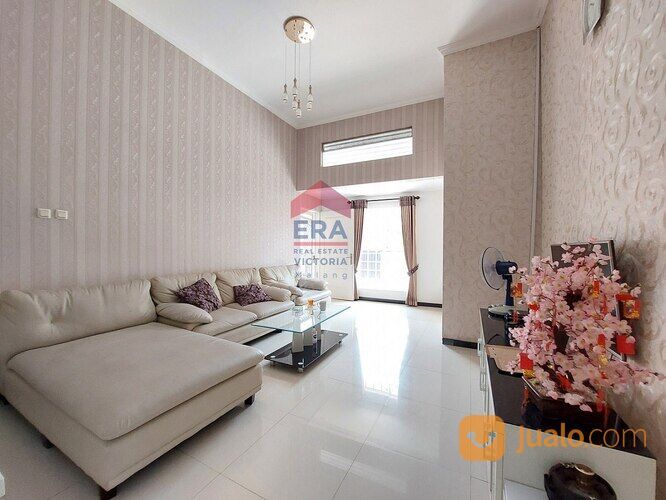 RUMAH FURNIST KONDISI SANGAT ISTIMEWA DI PERUMAHAN LAYUR INDAH