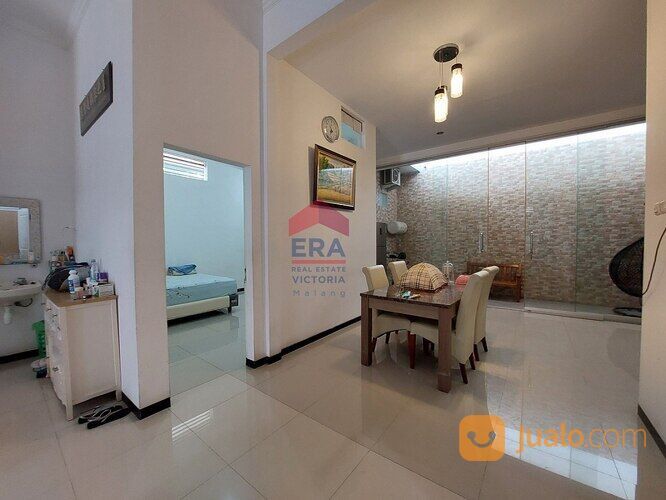 RUMAH FURNIST KONDISI SANGAT ISTIMEWA DI PERUMAHAN LAYUR INDAH