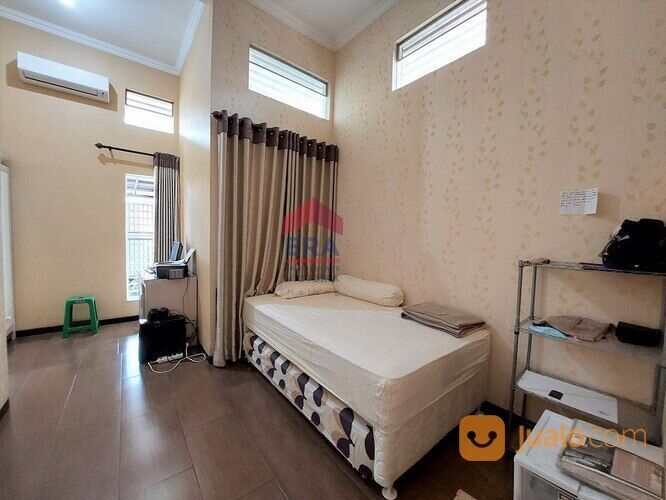 RUMAH FURNIST KONDISI SANGAT ISTIMEWA DI PERUMAHAN LAYUR INDAH