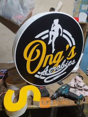 Signbox neon box huruf timbul