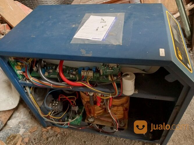 Spesialis Service UPS Segala Merk