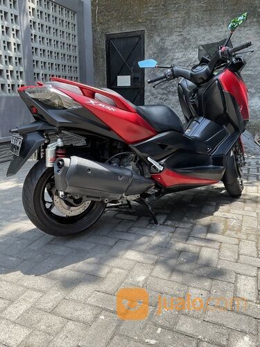 Yamaha XMax 250cc Istimewa Merah
