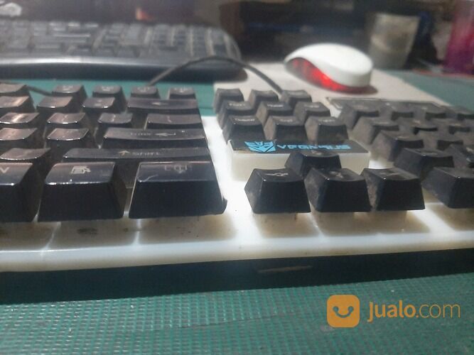 Keyboard gaming bekas warnet