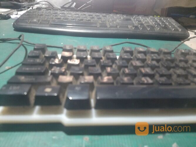 Keyboard gaming bekas warnet