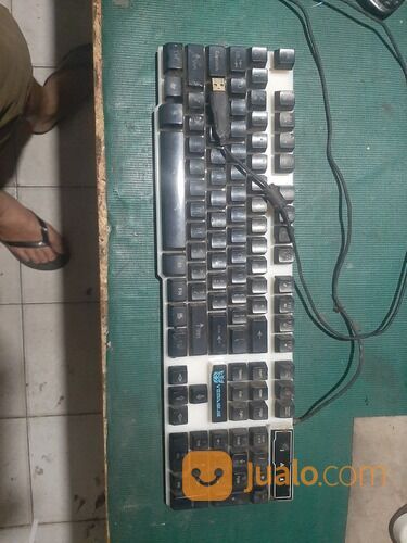 Keyboard gaming bekas warnet