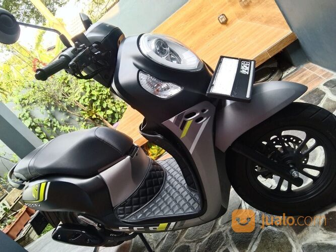 SCOOPY HITAM SILVER PLAT KABUPATEN BEKASI
