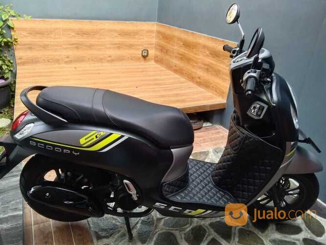 SCOOPY HITAM SILVER PLAT KABUPATEN BEKASI