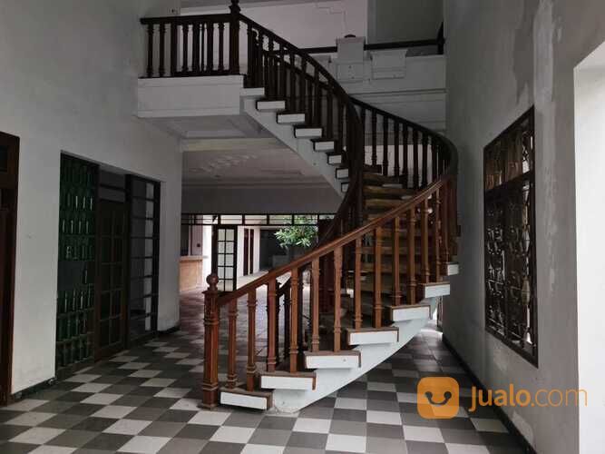 Rumah Surabaya Pusat Kota - Jl.Tidar, Parkiran 12 Mobil - MURAH Rp.21jt-an/m2