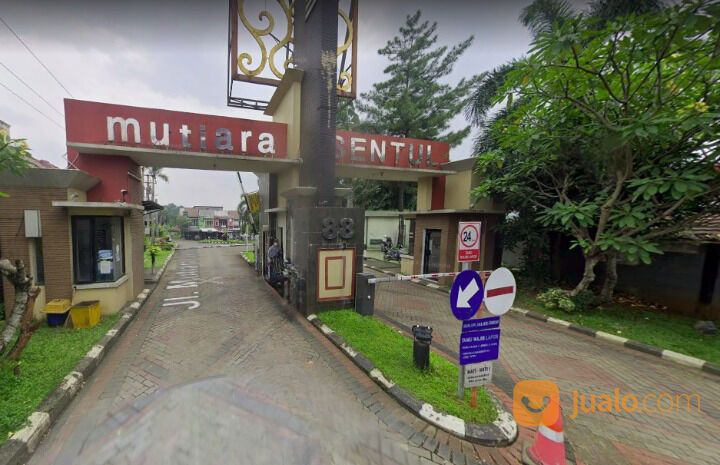 Dalam Mutiara Sentul. Rumah Siap Huni Dekat Tol Sentul