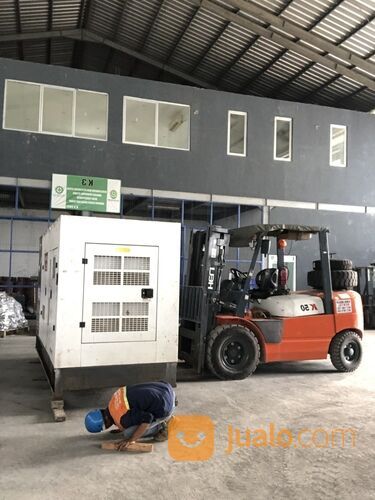 Rental Forklift dan Crane Karawang