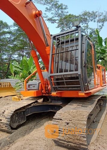 Excavator Hitachi ZX210F Tahun 2013