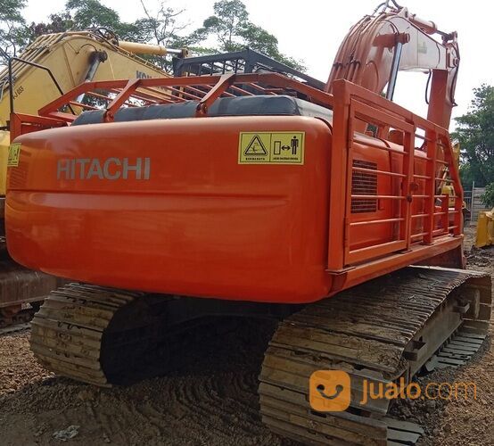 Excavator Hitachi ZX210F Tahun 2013