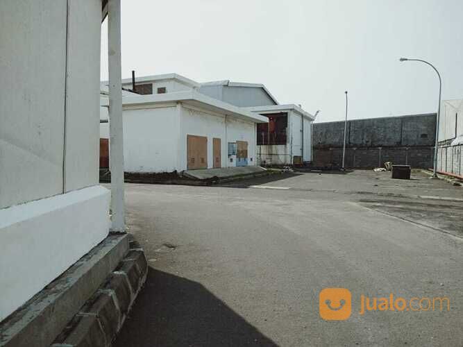 Gudang Dumar Industri, Dekat Jalan Masuk, Dekat Raya Margomulyo