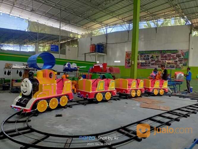 wahana odong pasar malam kereta lantai / kereta rel bawah thomass