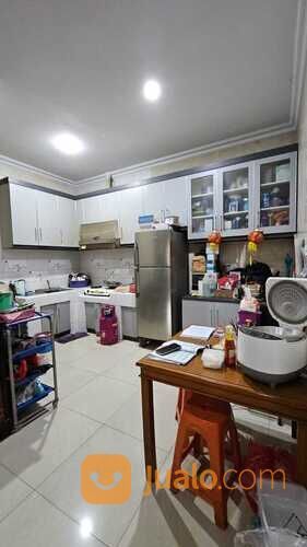 RUMAH 2 LANTAI DI TAMAN CIBODAS