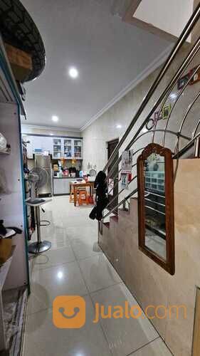 RUMAH 2 LANTAI DI TAMAN CIBODAS