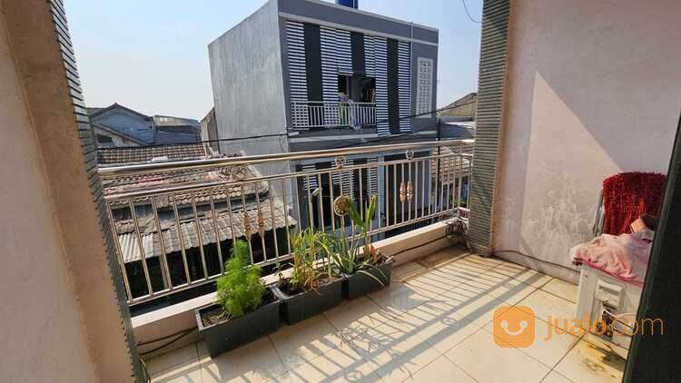 RUMAH 2 LANTAI DI TAMAN CIBODAS