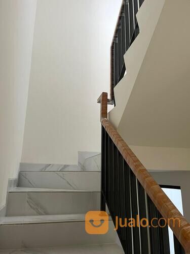 RUMAH LAVON 2 CLUSTER VIRIDIA