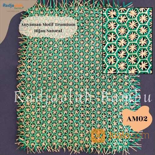 Lembar Anyaman Bambu Motif Berwarna