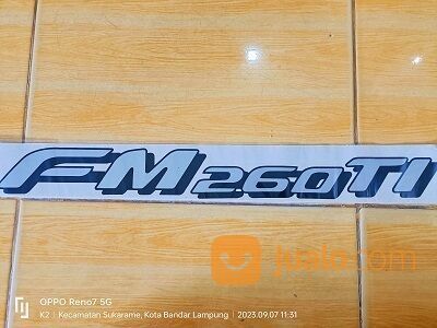 Sticker Hino Lohan tulisan FM260TI dikedok depan