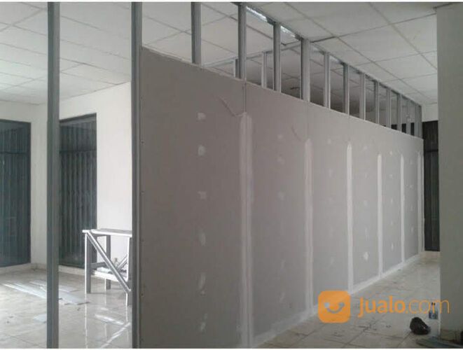 Partisi gypsum rangka hollow
