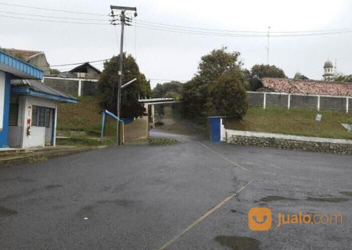 Pabrik ex Pabrik Garment di Bantar Gebang, Bekasi.