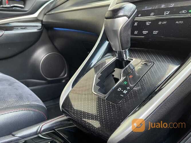 Toyota Harrier 2.0 XU 60 facelift 2017 / 18 Odometer 45.000 km White on black