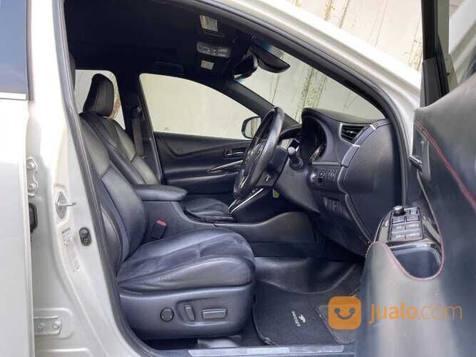 Toyota Harrier 2.0 XU 60 facelift 2017 / 18 Odometer 45.000 km White on black