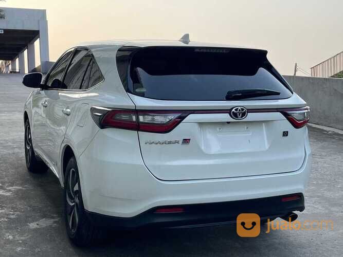 Toyota Harrier 2.0 XU 60 facelift 2017 / 18 Odometer 45.000 km White on black
