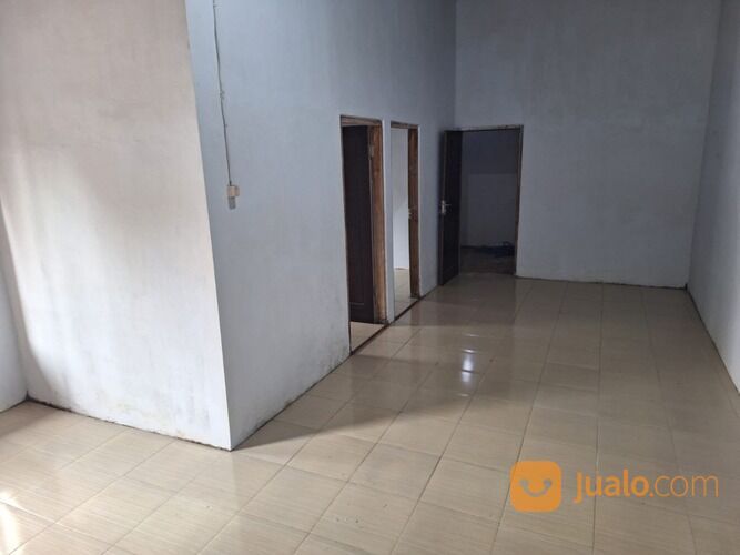 Rumah area tamanan dekat dengan lapangan tamanan