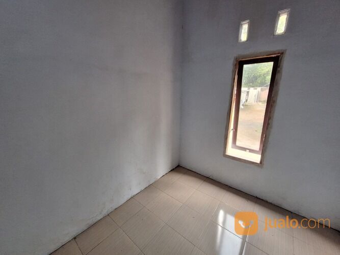 Rumah area tamanan dekat dengan lapangan tamanan