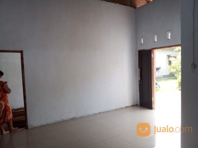 Rumah area tamanan dekat dengan lapangan tamanan