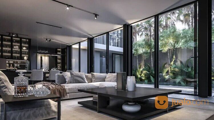 Rumah Mewah Surabaya Barat, Di Perumahan Graha Famili. Kondisi Baru.