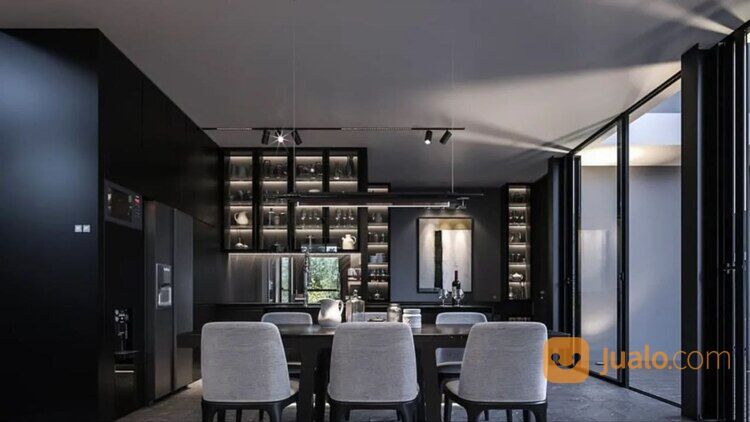 Rumah Mewah Surabaya Barat, Di Perumahan Graha Famili. Kondisi Baru.