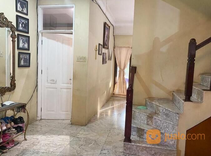 Rumah 2 lantai luas 240m2 type 5KT, Perumahan Eramas 2000 Cakung Jakarta Timur