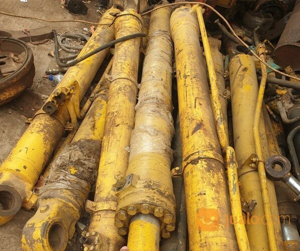 Unit Arm Cylinder Excavator untuk PC200-8