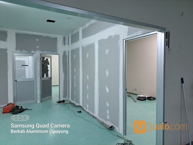 Partisi Penyekat Ruang Aluminium Indoor Out door