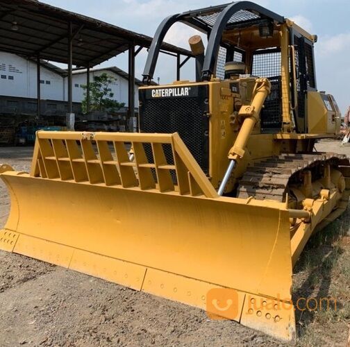 Unit Bulldozer Caterpillar D7G Seri II Tahun 2011
