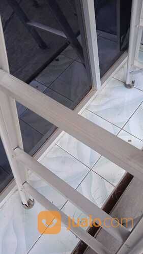 Tangga lipat alumunium