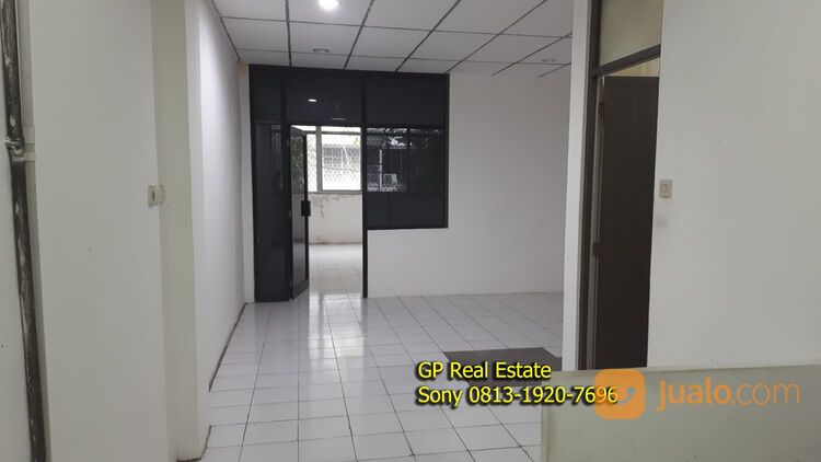 Ruko Jl Melawan Mangga dua selatan JakPus 72m 5lantai strategis 1bath S058