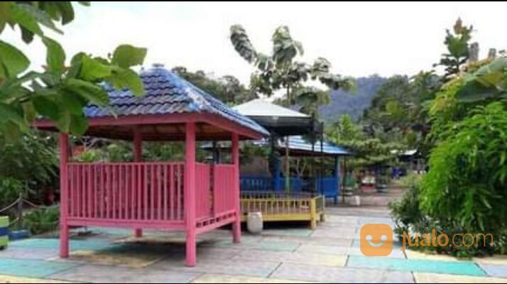 Tanah dan Water Boom