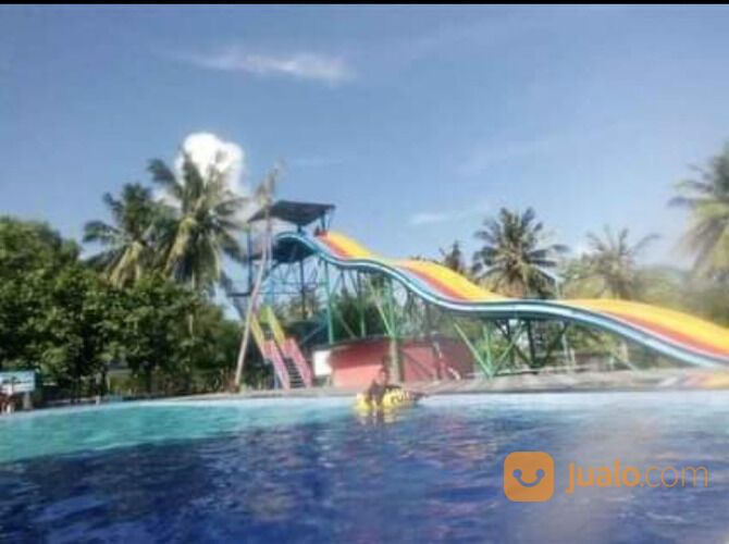 Tanah dan Water Boom