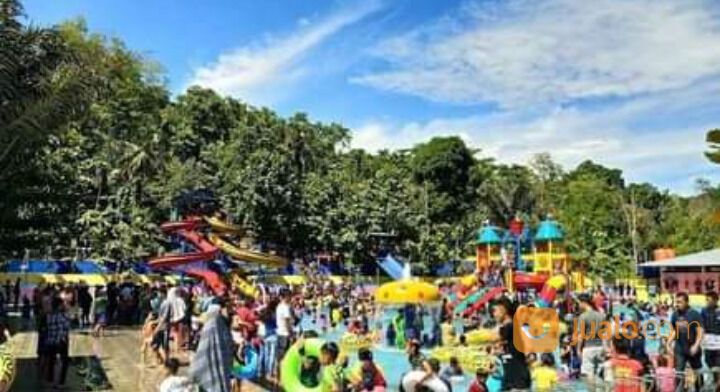 Tanah dan Water Boom