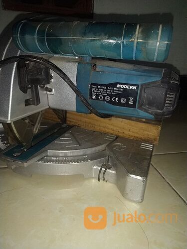 Sewa mitter Saw alat potong siku besi alumunium