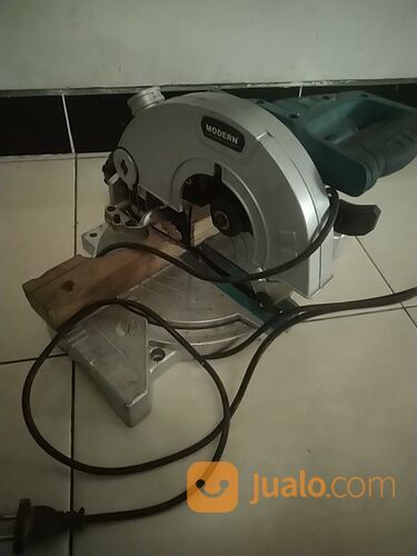 Sewa mitter Saw alat potong siku besi alumunium
