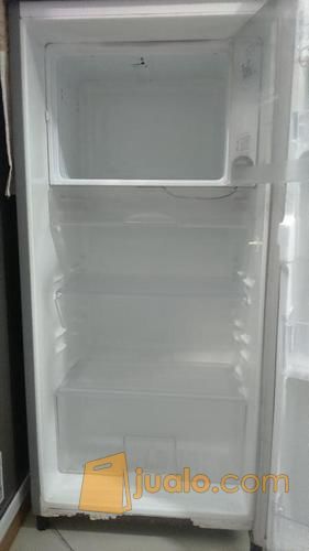 Lemari Es bekas bagus