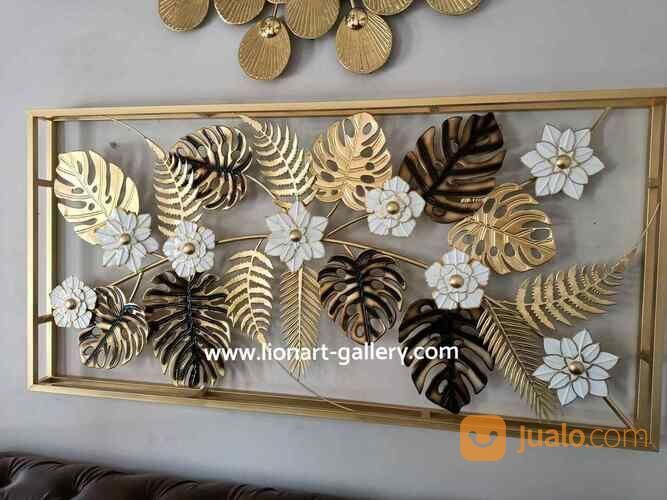 Hiasan Dinding Kuningan