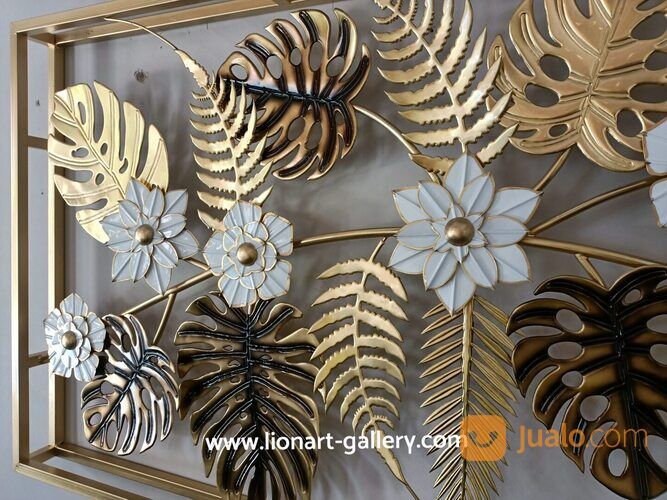 Hiasan Dinding Kuningan